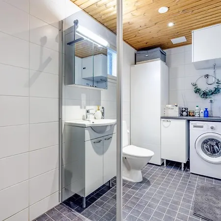 Karhunpesae, 아파트 루카