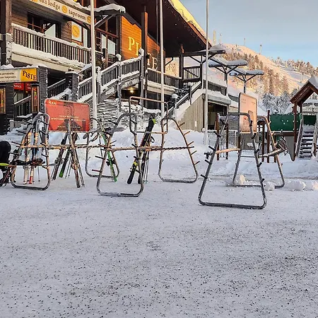 Karhunpesae, 아파트